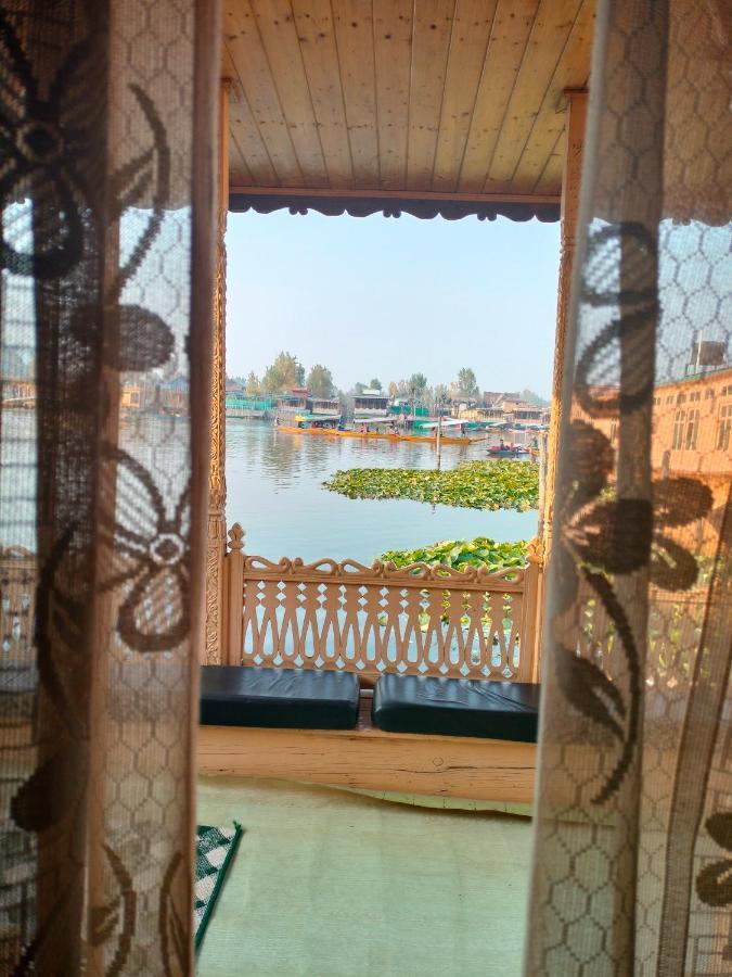 Hotel Lala Rukh Group Of Houseboats Srīnagar Esterno foto