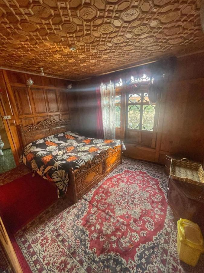 Hotel Lala Rukh Group Of Houseboats Srīnagar Esterno foto