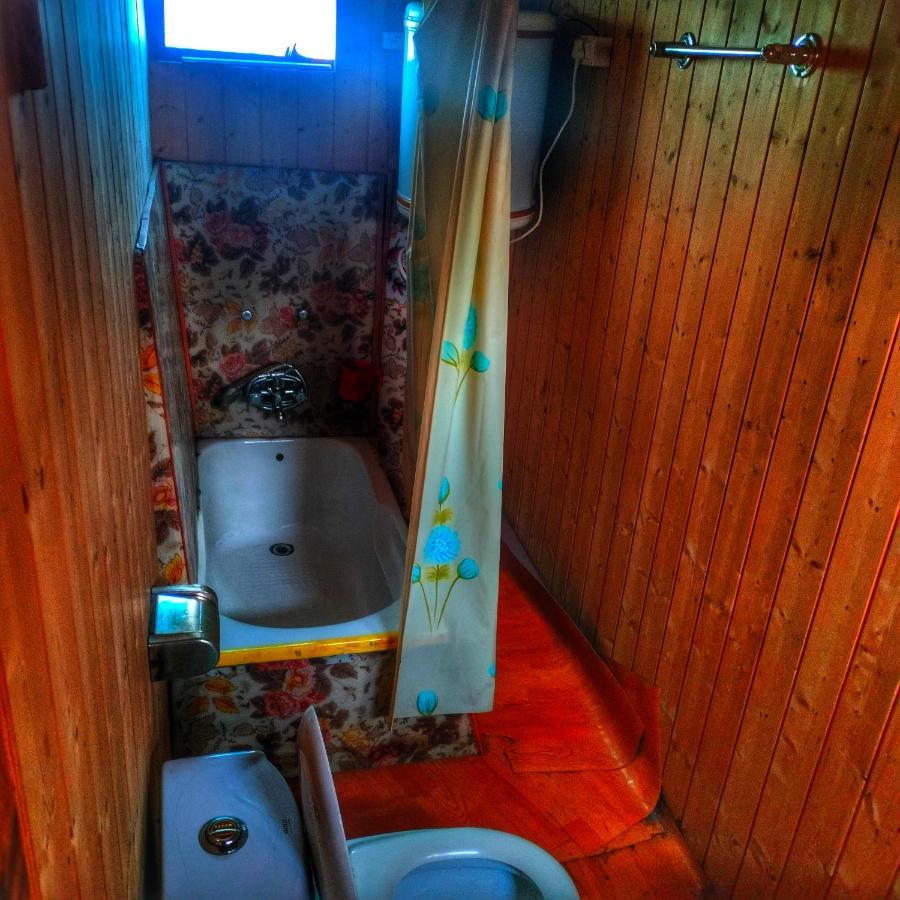 Hotel Lala Rukh Group Of Houseboats Srīnagar Esterno foto