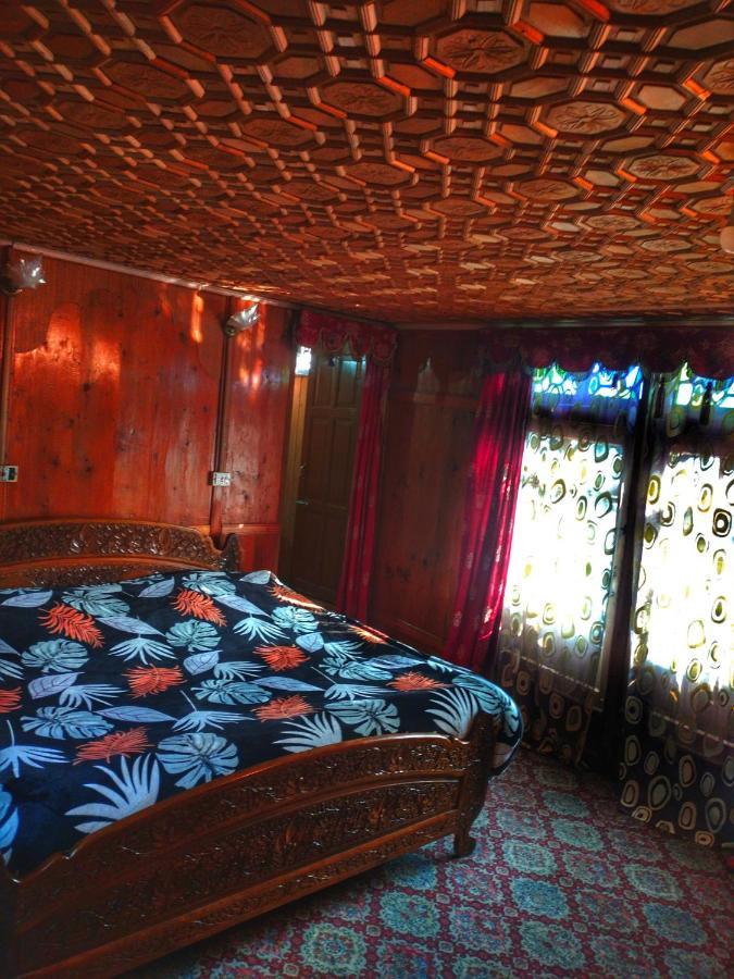 Hotel Lala Rukh Group Of Houseboats Srīnagar Esterno foto