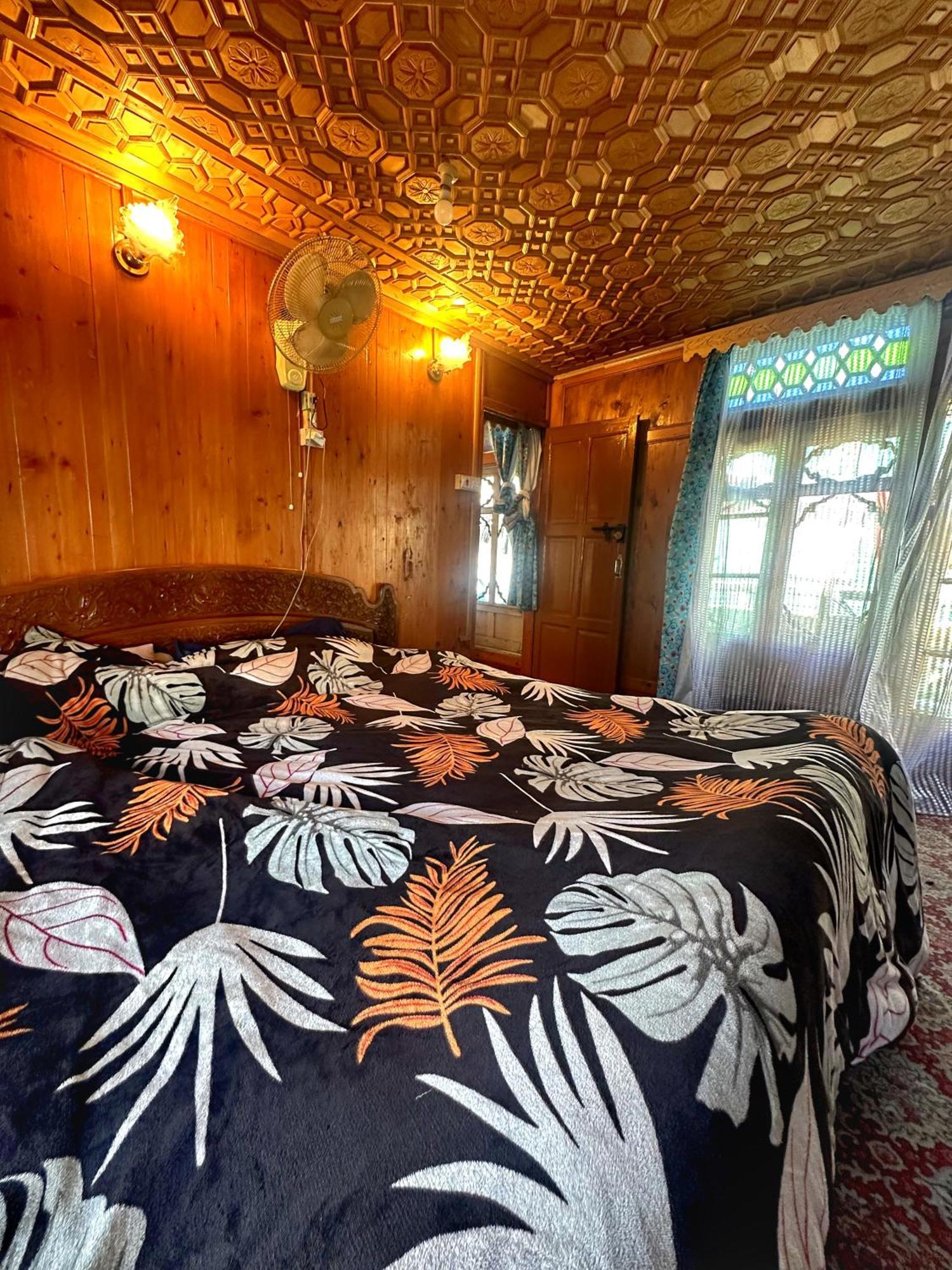 Hotel Lala Rukh Group Of Houseboats Srīnagar Esterno foto