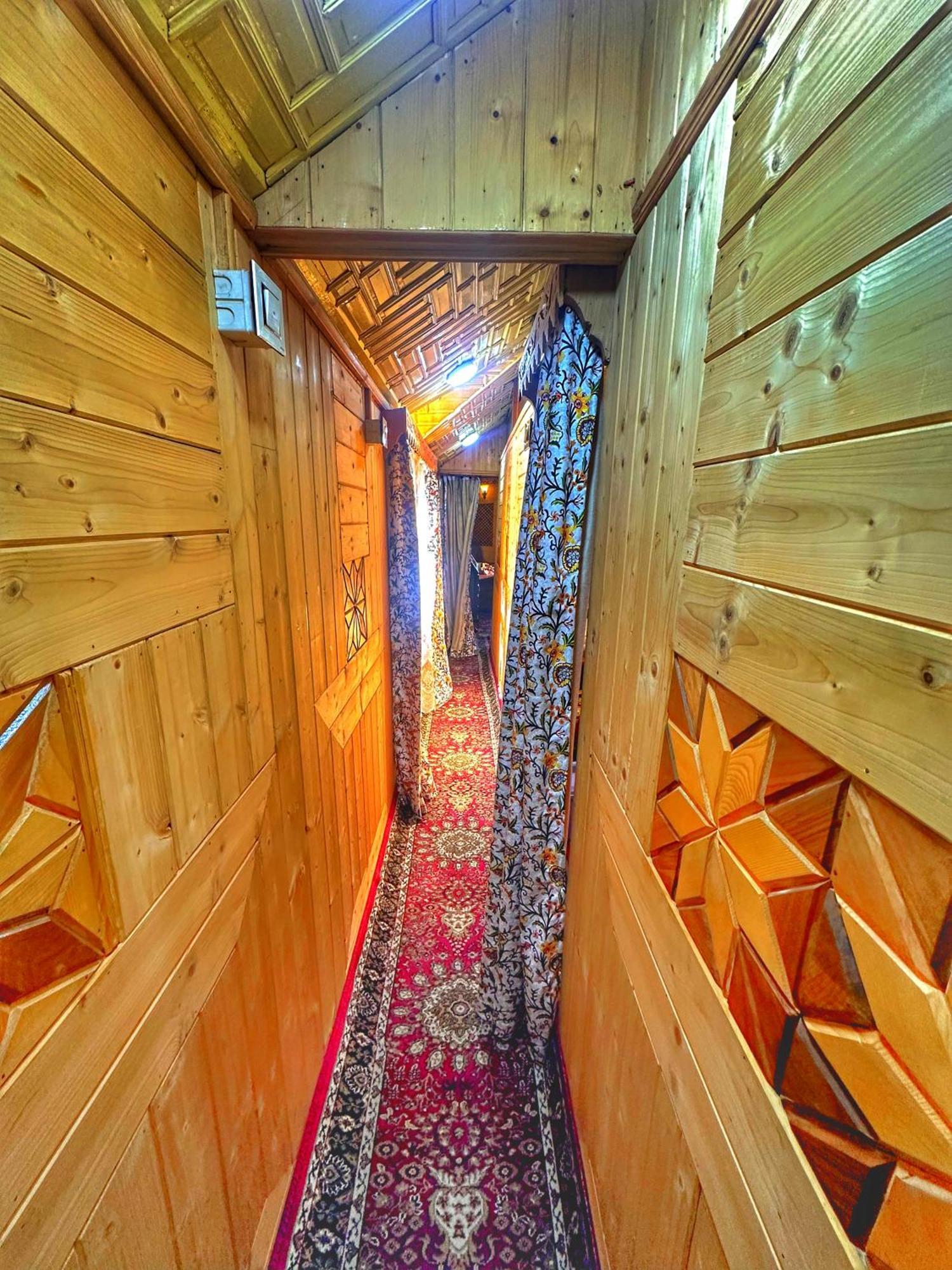 Hotel Lala Rukh Group Of Houseboats Srīnagar Esterno foto