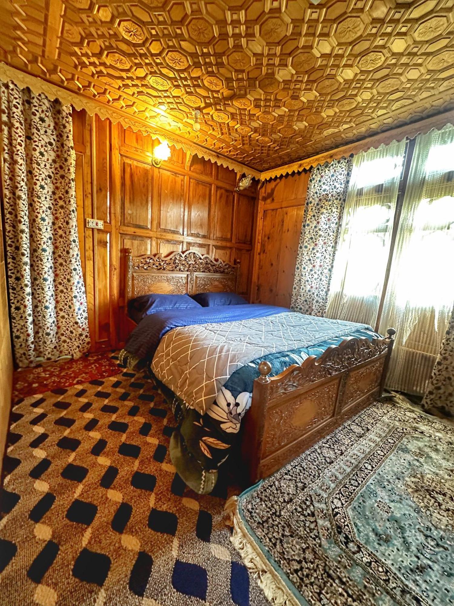 Hotel Lala Rukh Group Of Houseboats Srīnagar Esterno foto