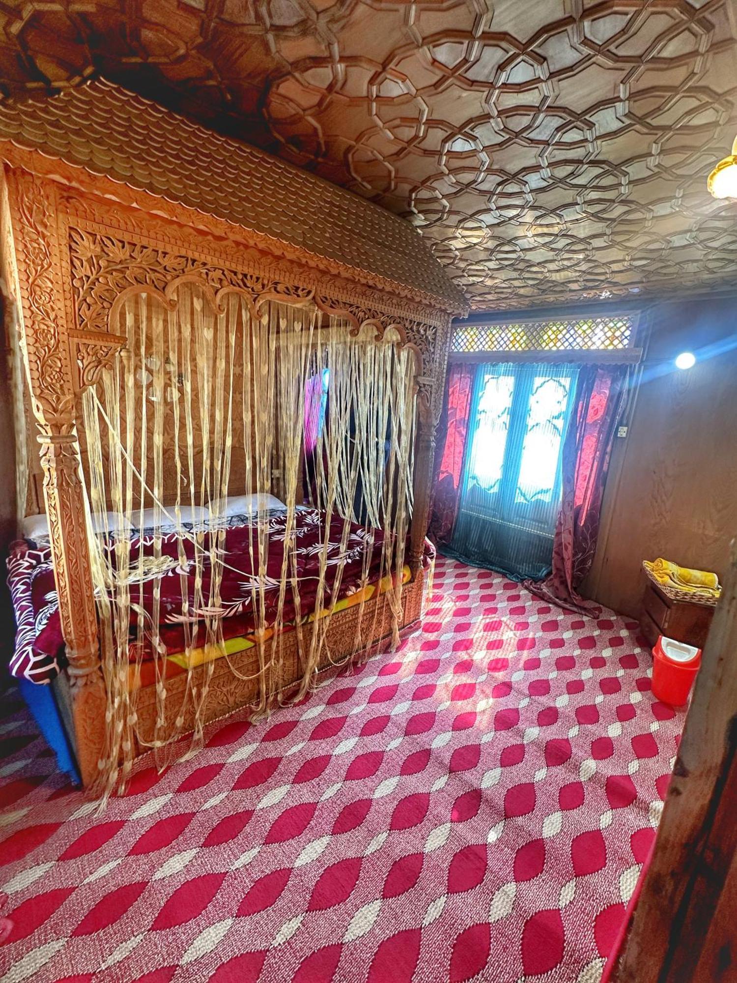 Hotel Lala Rukh Group Of Houseboats Srīnagar Esterno foto